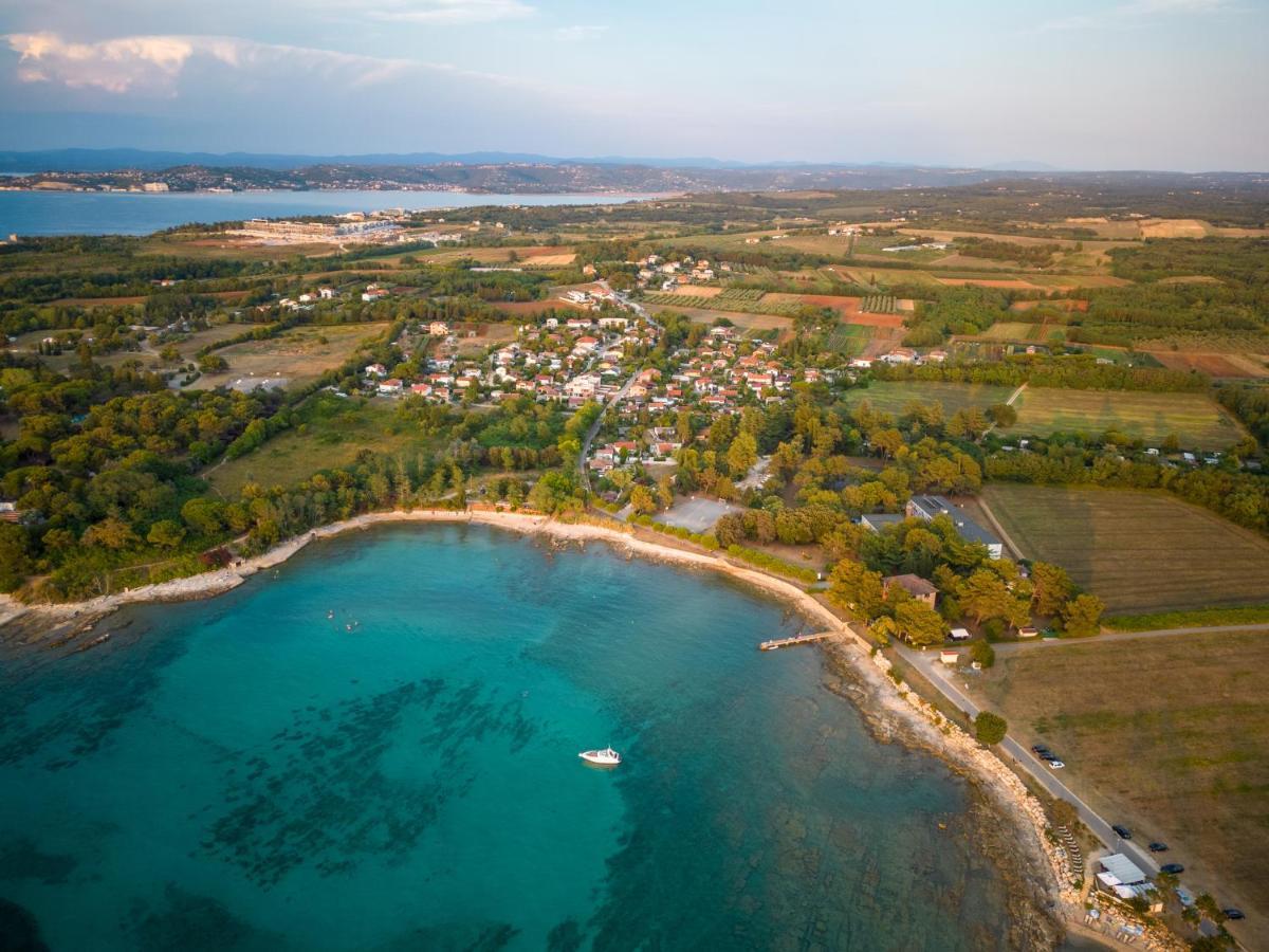 Tisa Homes Savudrija Exteriör bild